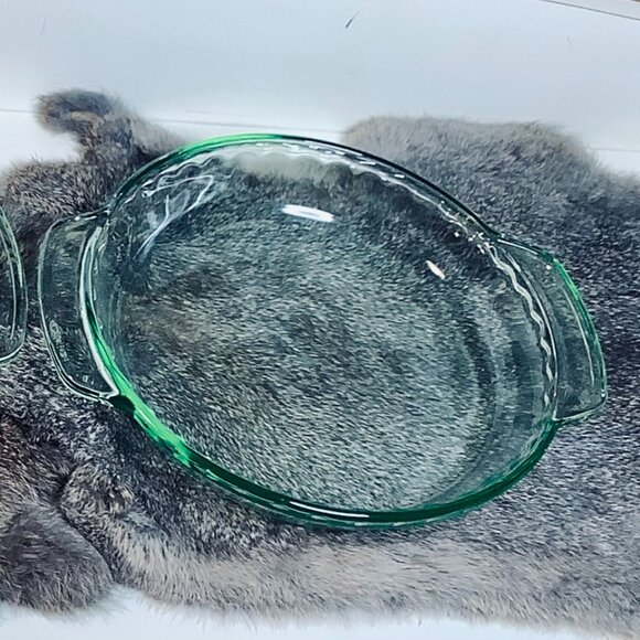 Martha Stewart Green Fluted Pie Plate Dish with Tab Handles 9.5" (Set of Two) - Picture 1 of 7